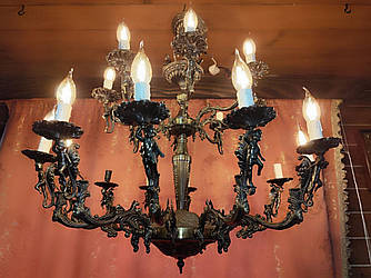 Антикварна люстра на 20 ріжків з фігурками ангелочків, бронза