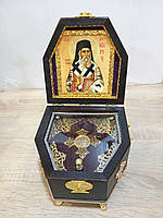 Дерев’яний ковчег для зберігання мощей з іконою