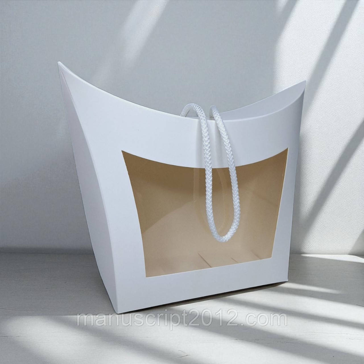 Коробка-сумочка з вікном та ручкою (155х140х80мм.) біла