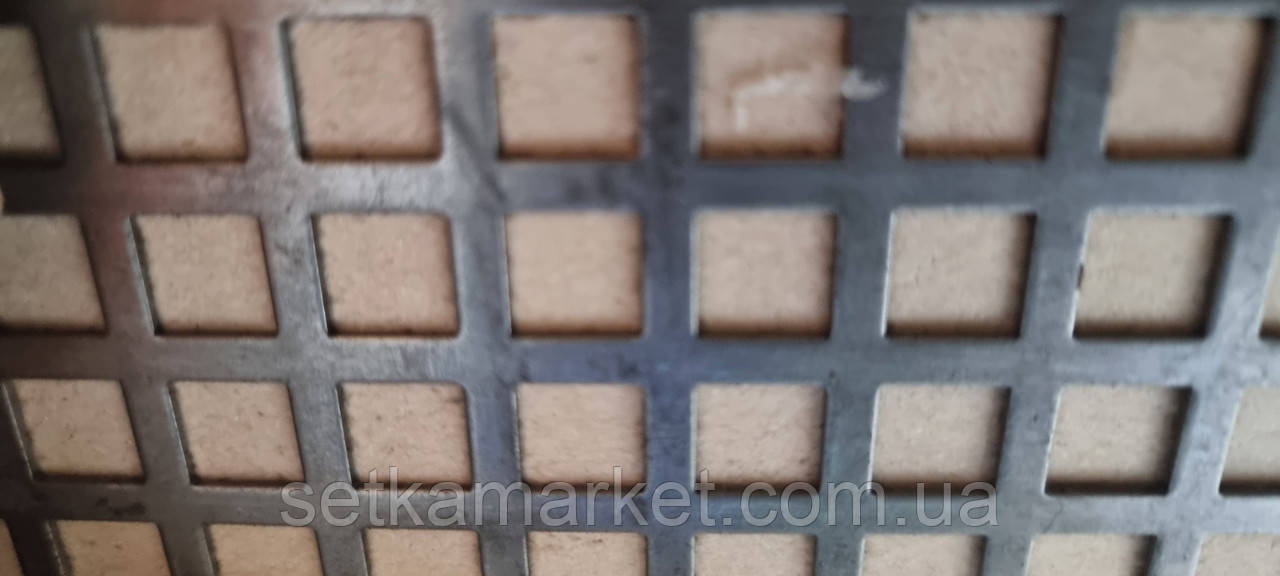 Перфорований Аркуш, 10х10х14 мм, зокрема 1 мм, аркуш 1х2, метал чорний