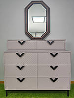 Настінне восьмикутне дзеркало в дерев’яній рамі — класичний стиль