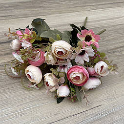 Букет композиції ранянкулюсів.лютик. півонія 30 см