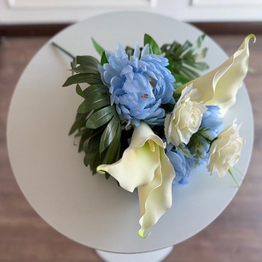 Букет композиція з латексних калл, хризантем і троянд, кремово-блакитний |  В-60 см |9  гілок| виробник-Польща, фото 1