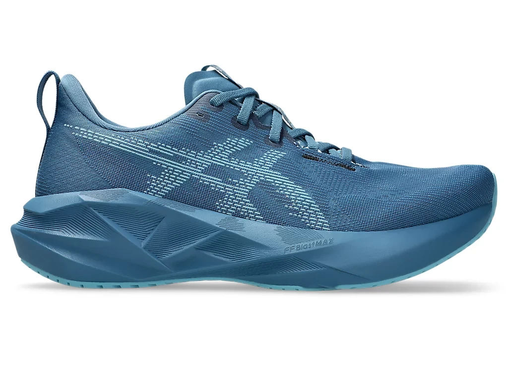 Кросівки для бігу чоловічі Asics Novablast 5 1011B974-405
