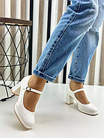 Підліткові білі туфлі на підборах 36