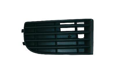 Решітка бампера передня права (4 смужки) VW GOLF V Хетчбек 10.03-02.09 (Китай/Тайвань). 1K08536669B9, фото 1