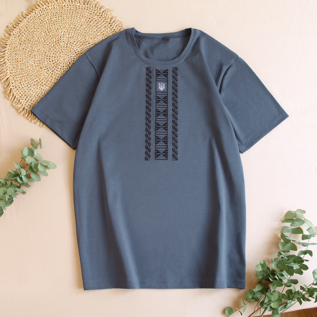 Чоловіча футболка темно-сіра з вишивкою Полуботок, фото 1