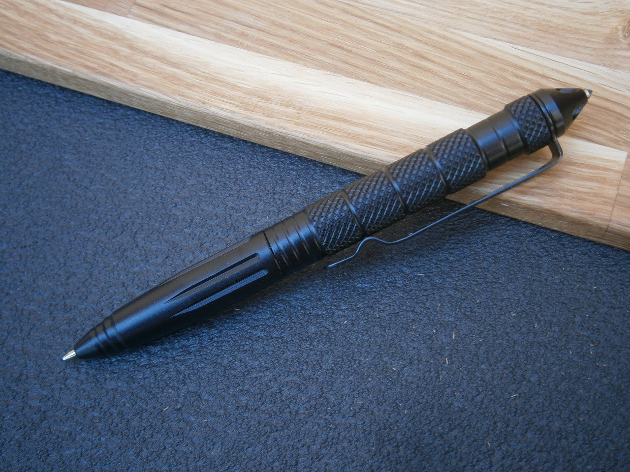 Ручка кулькова тактична металева зі склобоєм Tactic Еxtreme чорна, фото 1