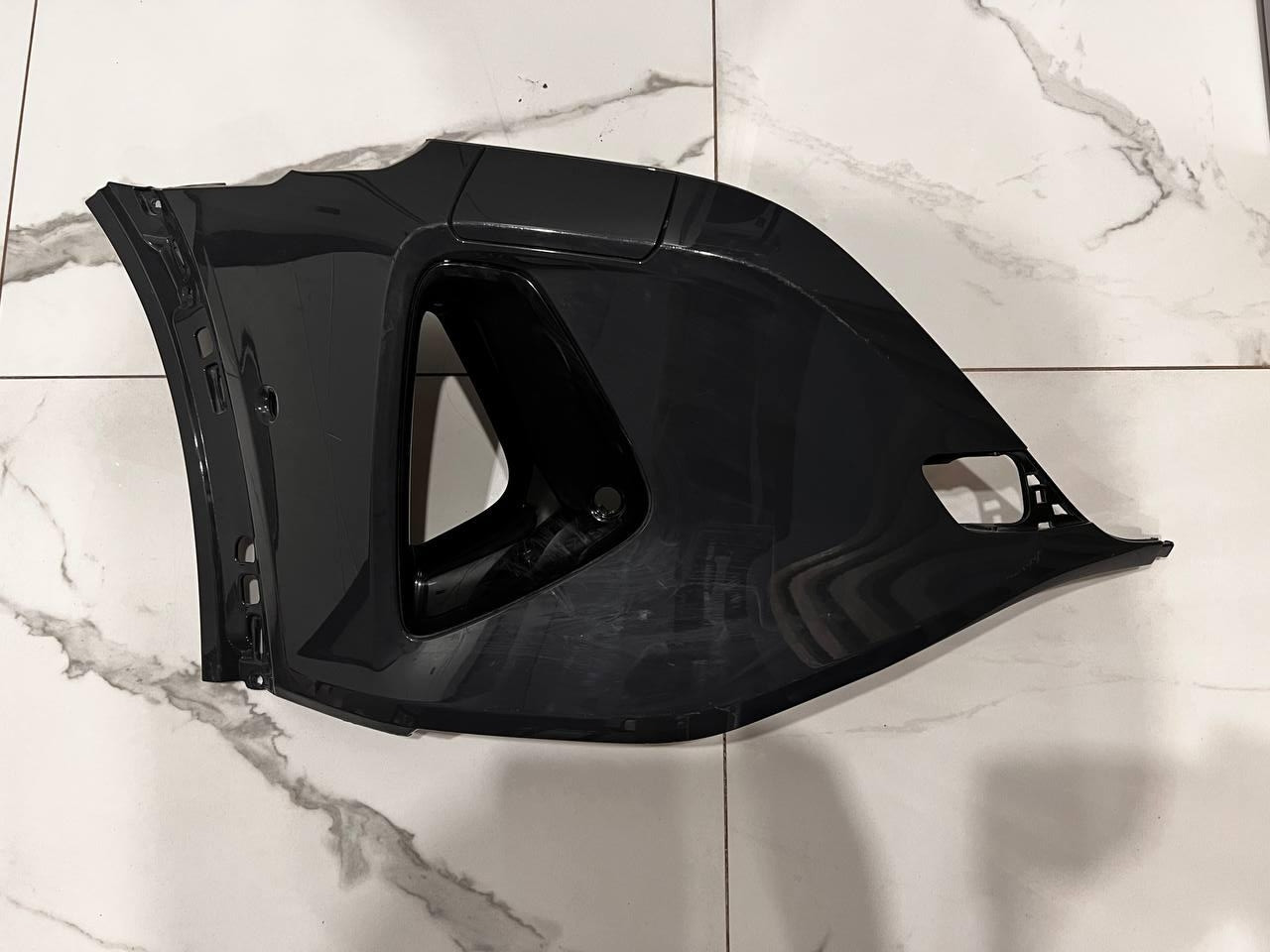 Бампер Audi Q8 e-tron права частина 4KE807438H