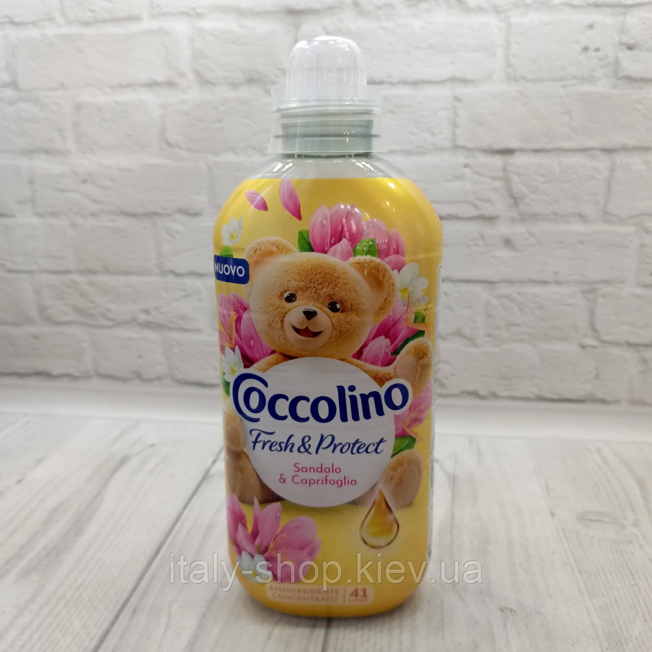 Кондиціонер для прання білизни Coccolino Fresh&Protect Sandalo&Caprifoglio концентрат, 41 прання 952мл, Італія, фото 1