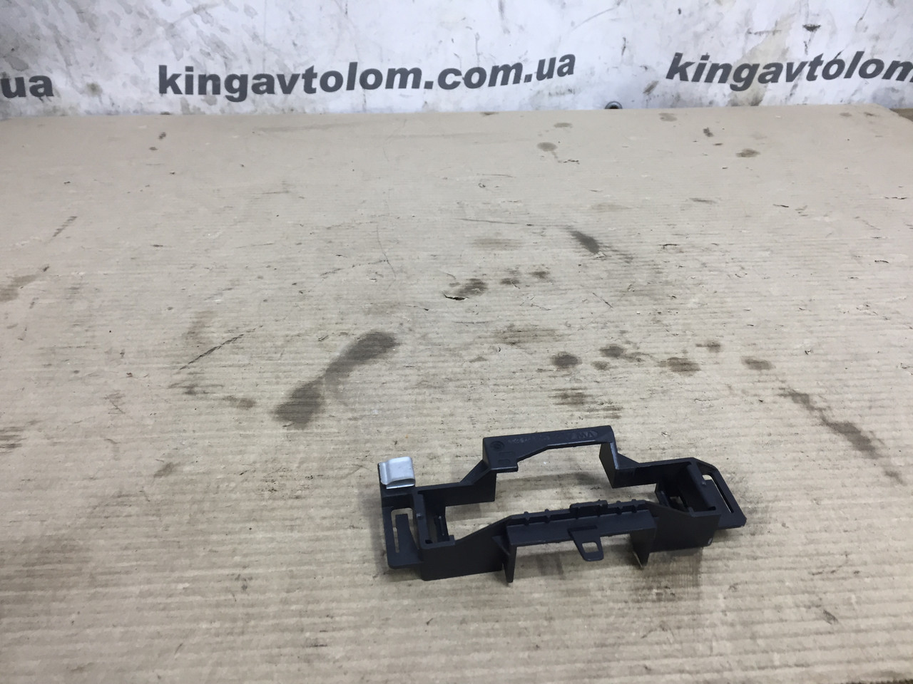 Кронштейн замка Skoda Octavia A5 5K0953223, фото 1