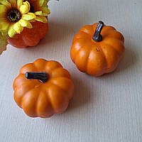 Тыква большая искусственная теракотовая - 8 см