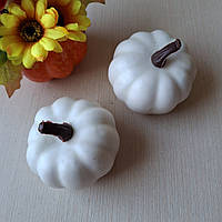 Тыква большая искусственная белая - 8 см