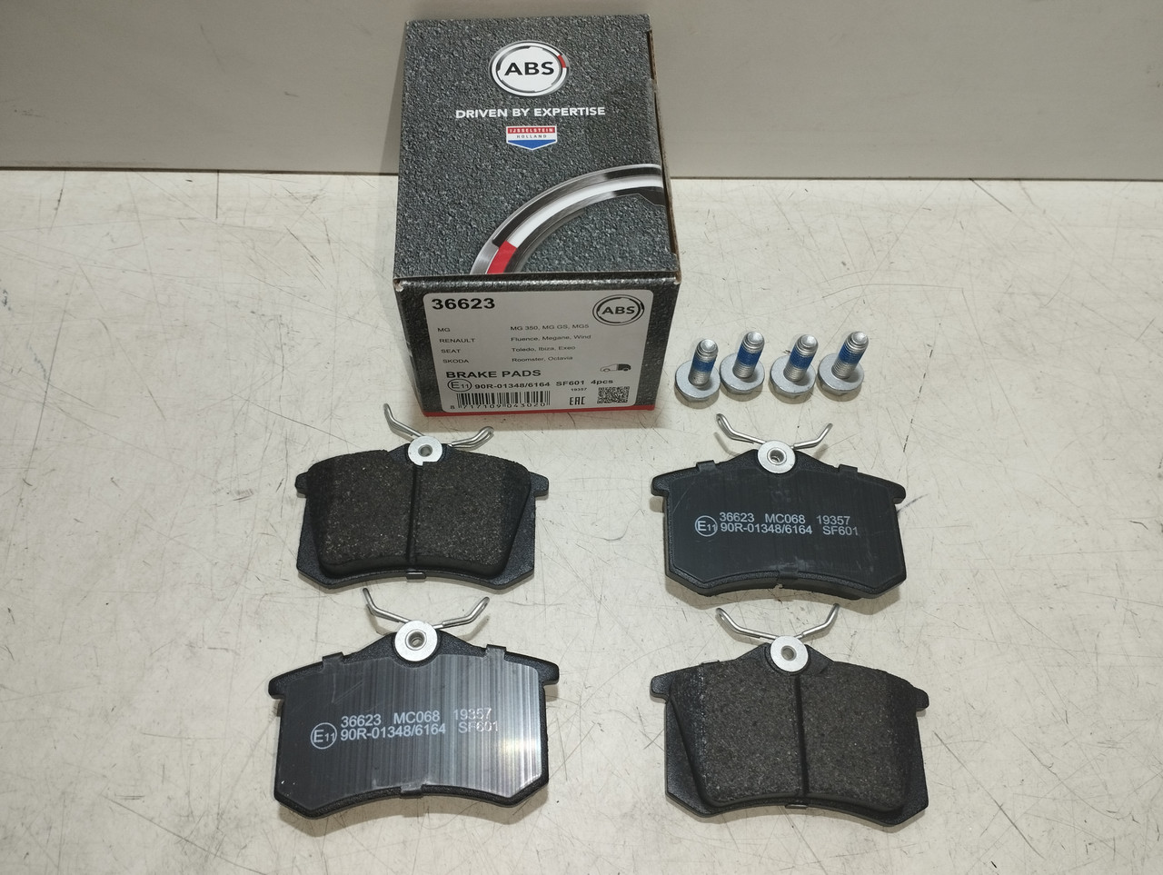 ABS Колодки гальмівні задні AUDI A3 96-03,A4 94-08, A6 97-05,A8 95-02 VW GOLF 91-06, PASSAT 88-05, фото 1