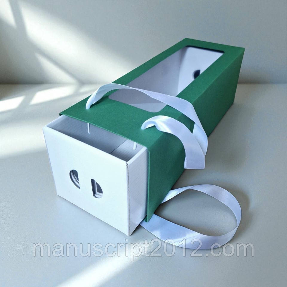 Коробка подарункова з пакетом для пляшки (350х110х110мм.) зелено-біла