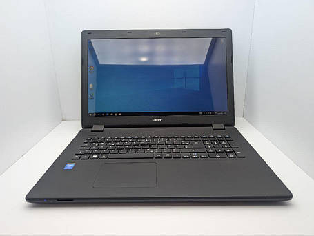 Б/в Ноутбук Acer Aspire ES1-711 17.3" 1600x900| Pentium N3540| 8 GB RAM| 120 GB SSD| HD, фото 1