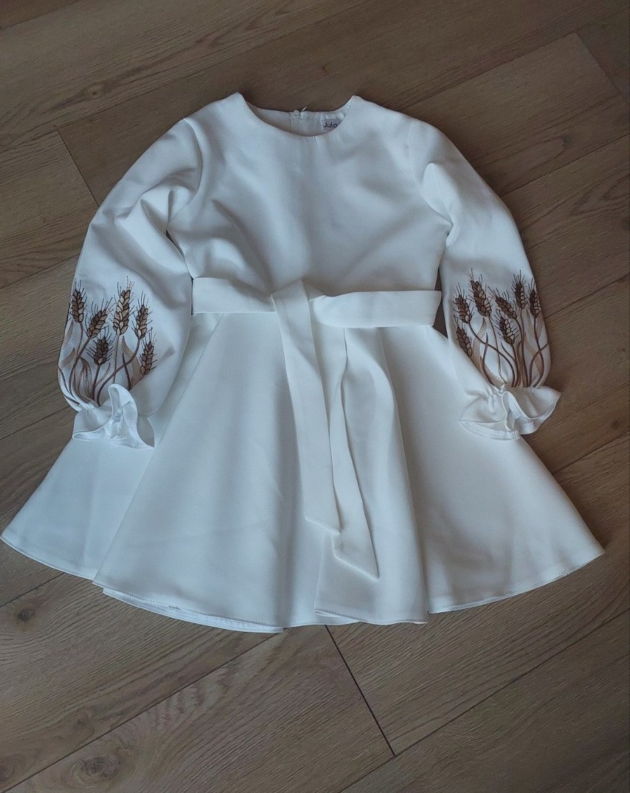 Вишита сукня для дівчаток білого кольору із вишитими колосками розміри 116-128