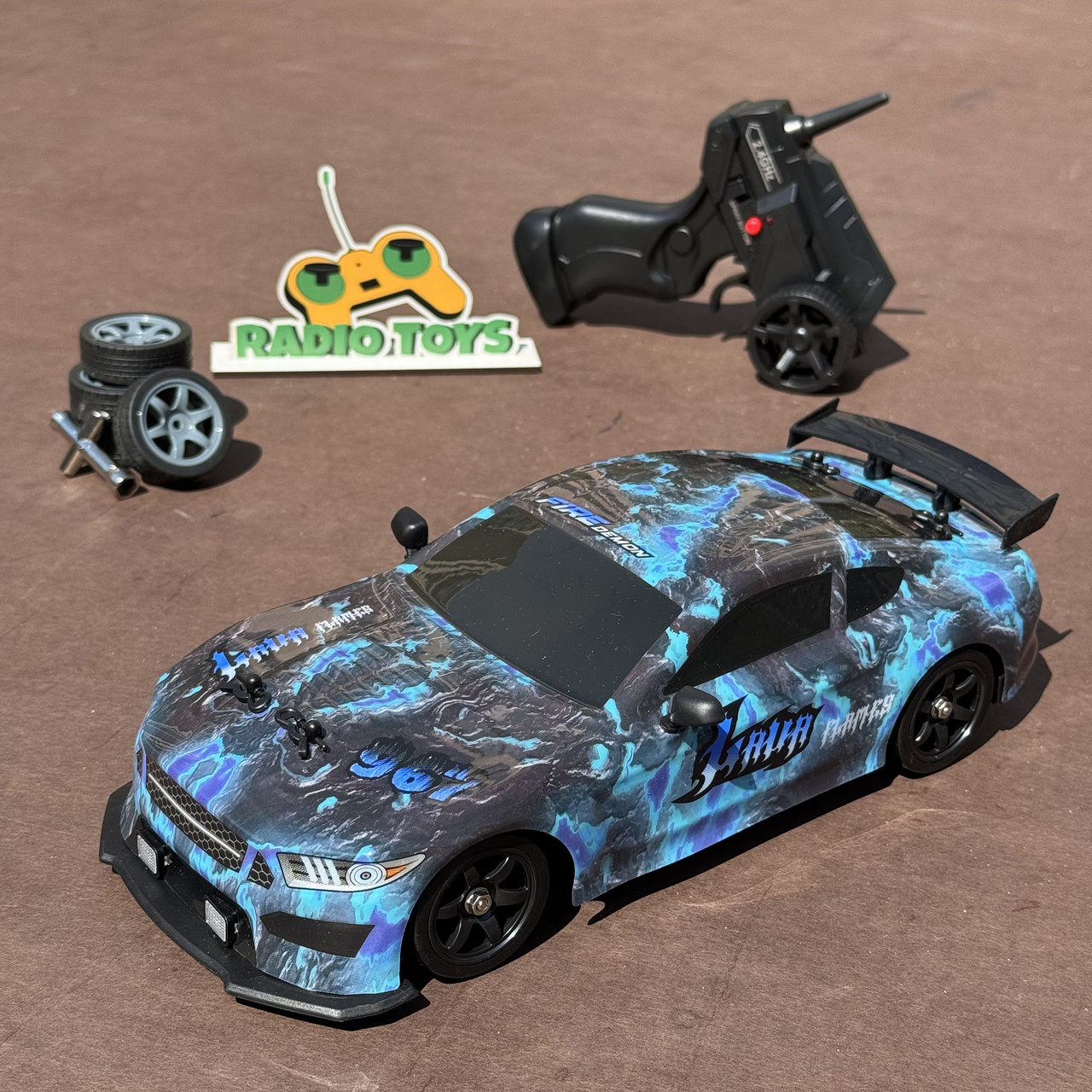 Дрифт машинка з паром на радіоуправлінні Ford Mustang VolcanoB GT500 4WD | Машинка для дрифту на пульті з димом, фото 1