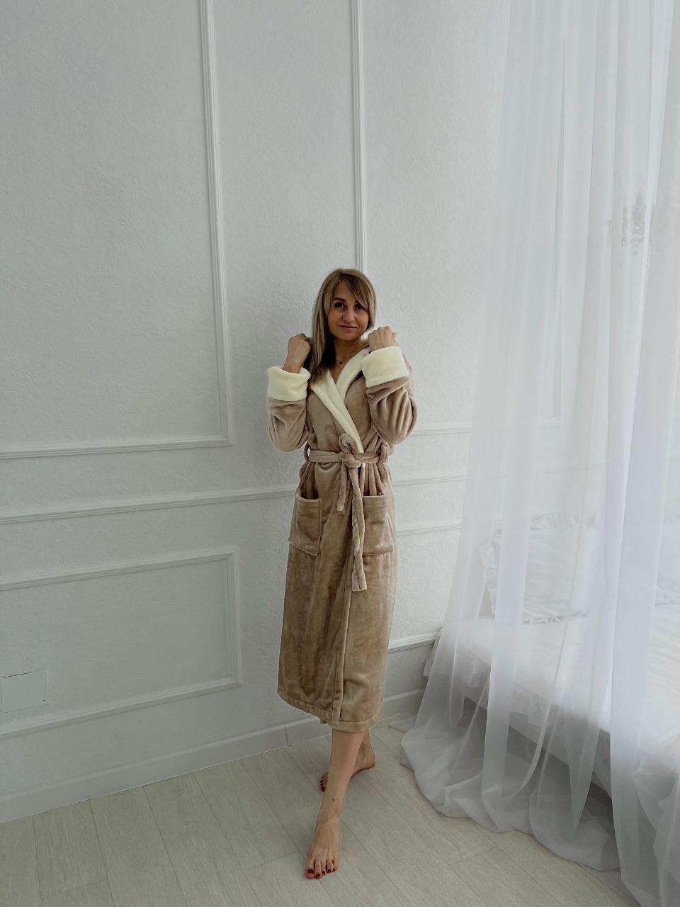 Жіночий бежевий домашній махровий довгий халат із поясом, фото 1