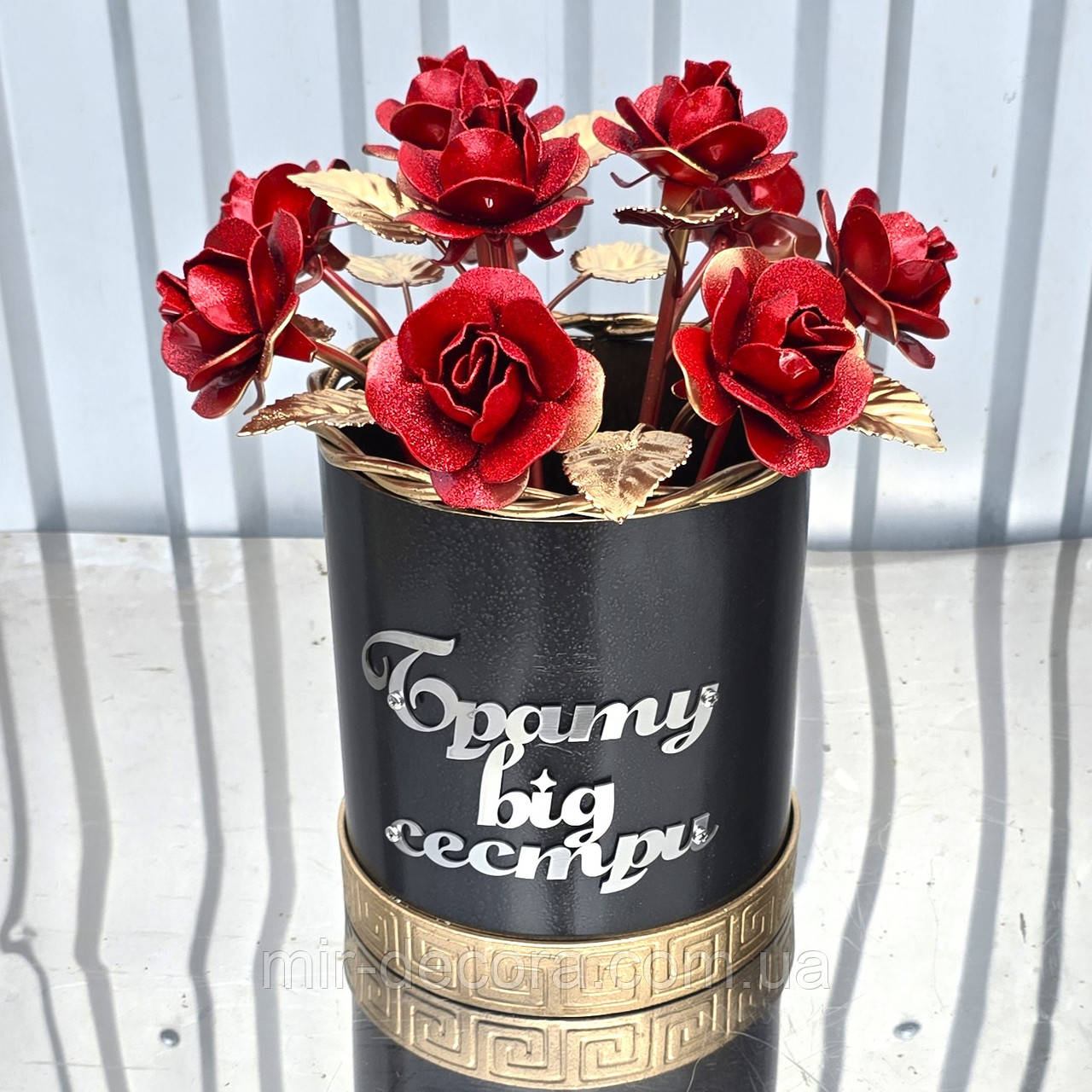 Кована ваза. букет брату, ваза Герою України, ваза на Алею Слави.