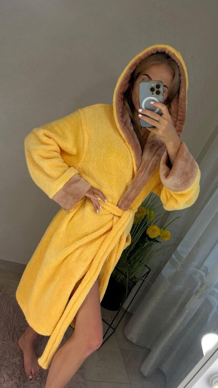 Жіночий короктієвий махровий халат із капюшоном жовтого кольору