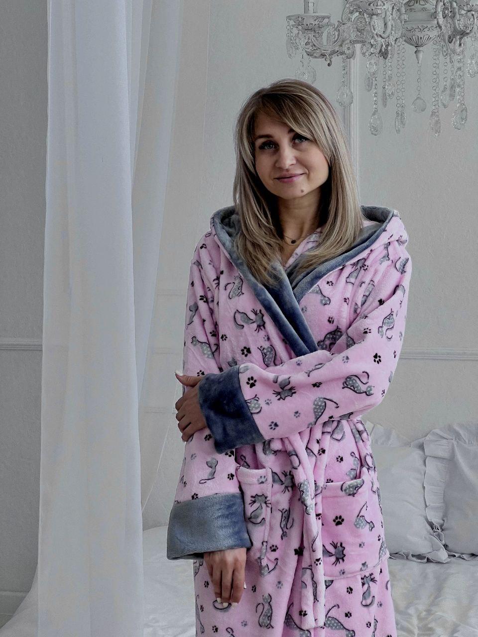 Довгий теплий жіночий махровий рожевий халат рожевий з котиками, фото 1