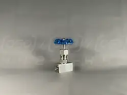 Вентиль голчастий муфтовий нержавіючий DN6 (1/8"), н/ж сталь AISI316, Ру140 (2000 PSI), до 150°C, BSPP, ручка барашек