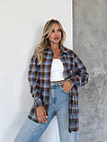 Жіноча вільна сорочка з фланелі коричнева з блакитним карта, фото 2