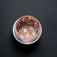 Мікс блискіток Sunset Kiss розкішне поєднання золотих відтінків, що додає образу теплого сяйва. Ідеально підходить для вечірок,