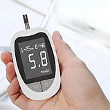 Глюкометр для контролю цукру з комплектом 50 тест-смужок і ланцетів, пам'ять на 180 вимірювань, без кодування, фото 6