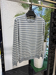 Чоловіча трикотажна кофта в полоску