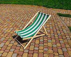 Розкладне дерев’яне крісло шезлонг з тканиною, для дачі, пляжу чи кафе. Крісла садові терасні дерев'яні. Зелений в смужку