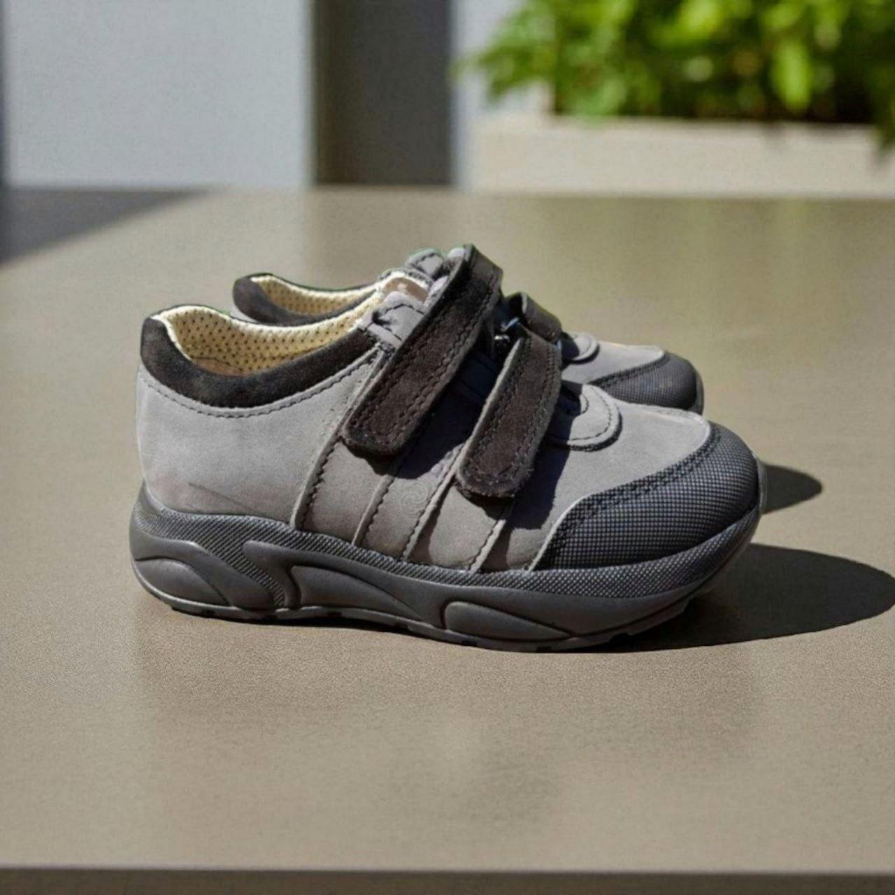 Дитячі ортопедичні кросівки на липучках з супінатором сірого кольору 22 р, фото 1