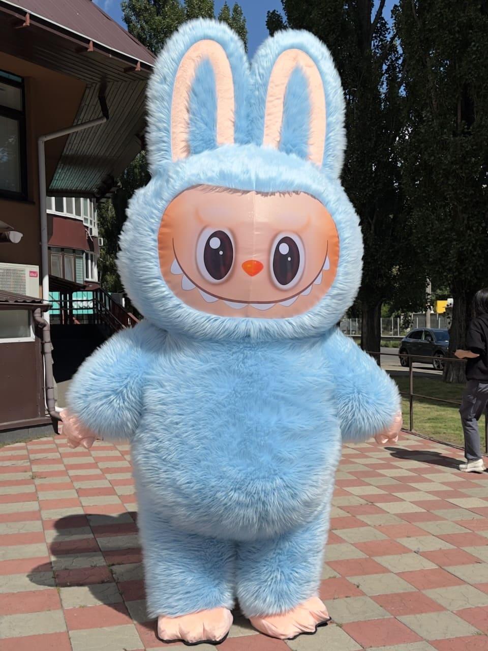 Надувний костюм Лабубу 240 см з акумулятором і вентилятором, блакитний, хутро 7 см