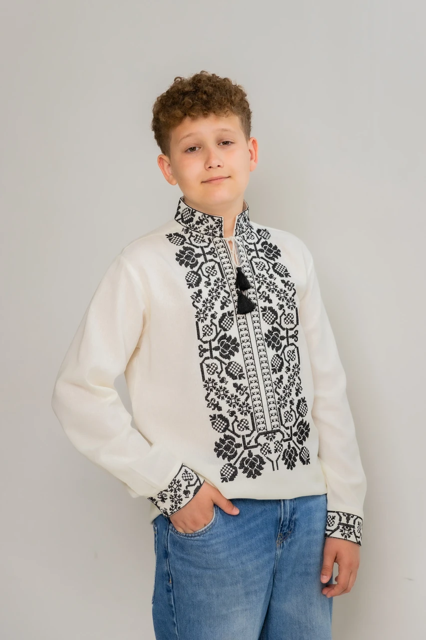 Підліткова вишиванка для хлопця біла з чорною вишивкою льон довгий рукав сучасний стиль розміри 158 164