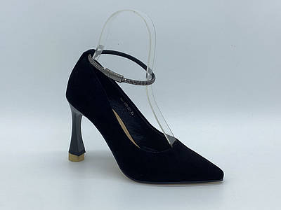 Замшеві туфлі на підборах. Маленькі ( 33, 34, 35 ) розміри.