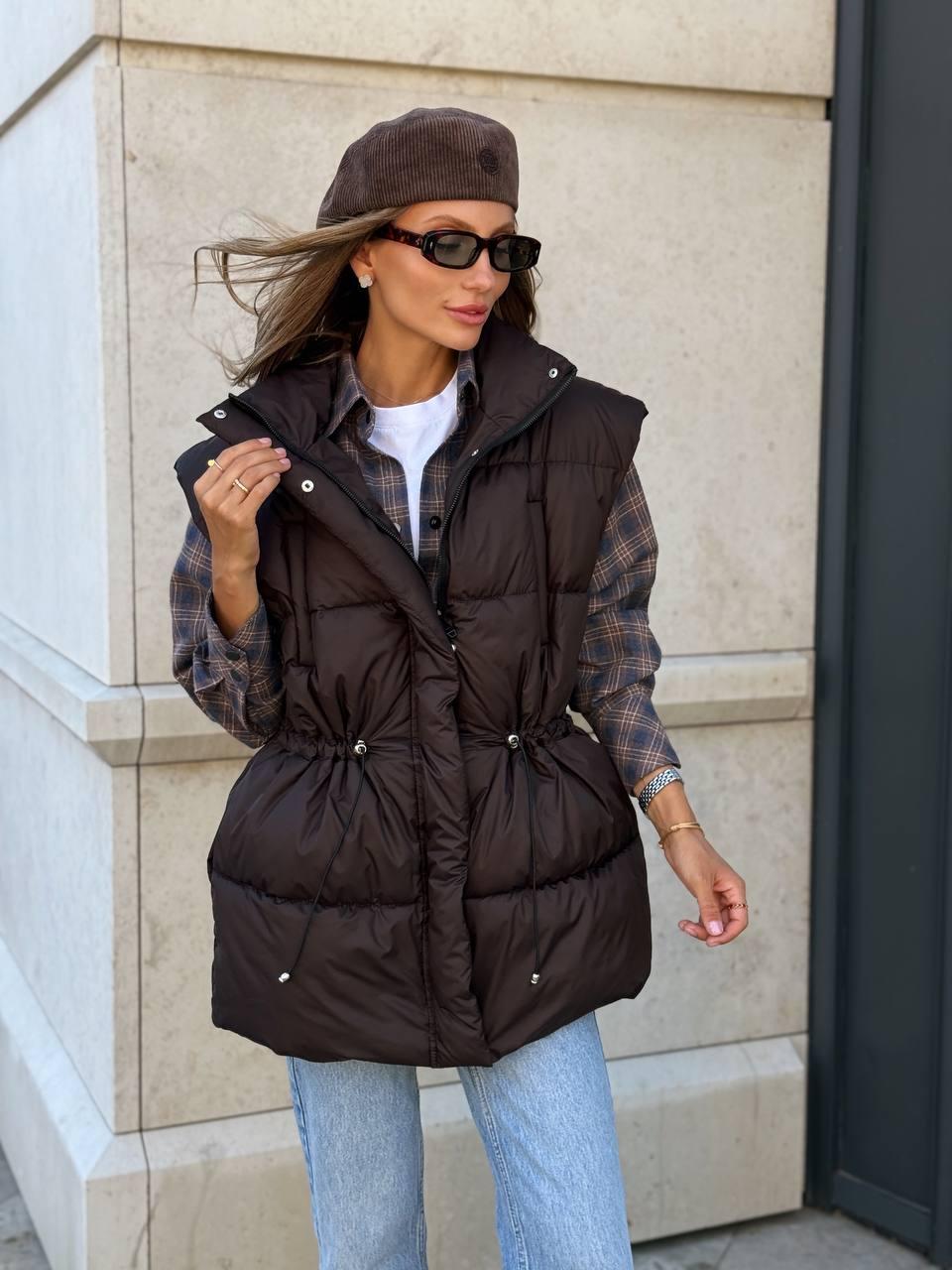 Жіночий демісезонний жилет з регулятором на таліі, фото 1