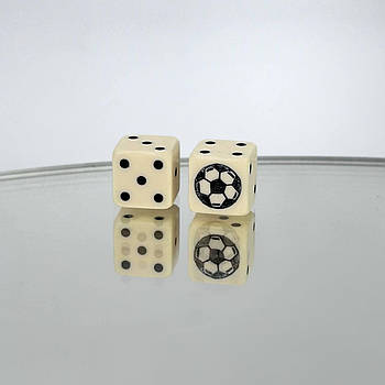 Кубики з більярдної кулі для гри нарди зі зображенням футбольного м’яча, 10мм, арт 800913