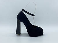 Туфлі на підборах. Маленькі розміри (33, 34, 35).