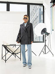 Жіночий двобортний актуальний об'ємний піджак-пальто в чоловічому стилі