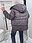 Зимова об'ємна куртка пуховик на блискавці з великим капюшоном коротка (р. 42-52) 65KU1293, фото 5