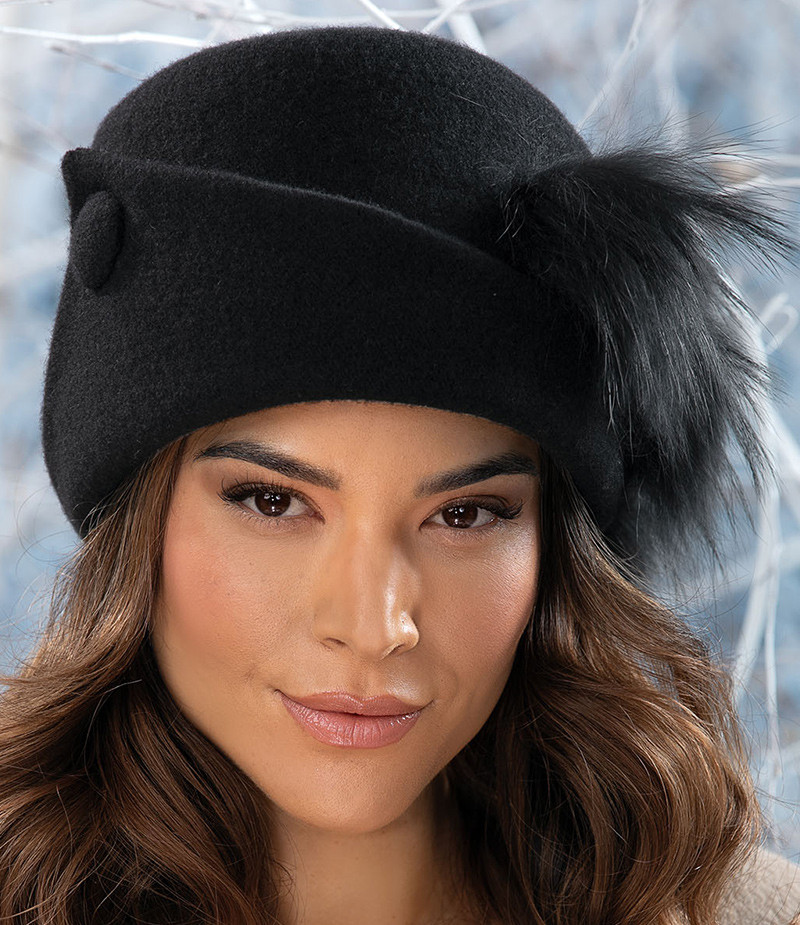 Єлегантна жіноча шапка Willi «Arezana», з декором з натурального хутра, у чорному кольорі., фото 1