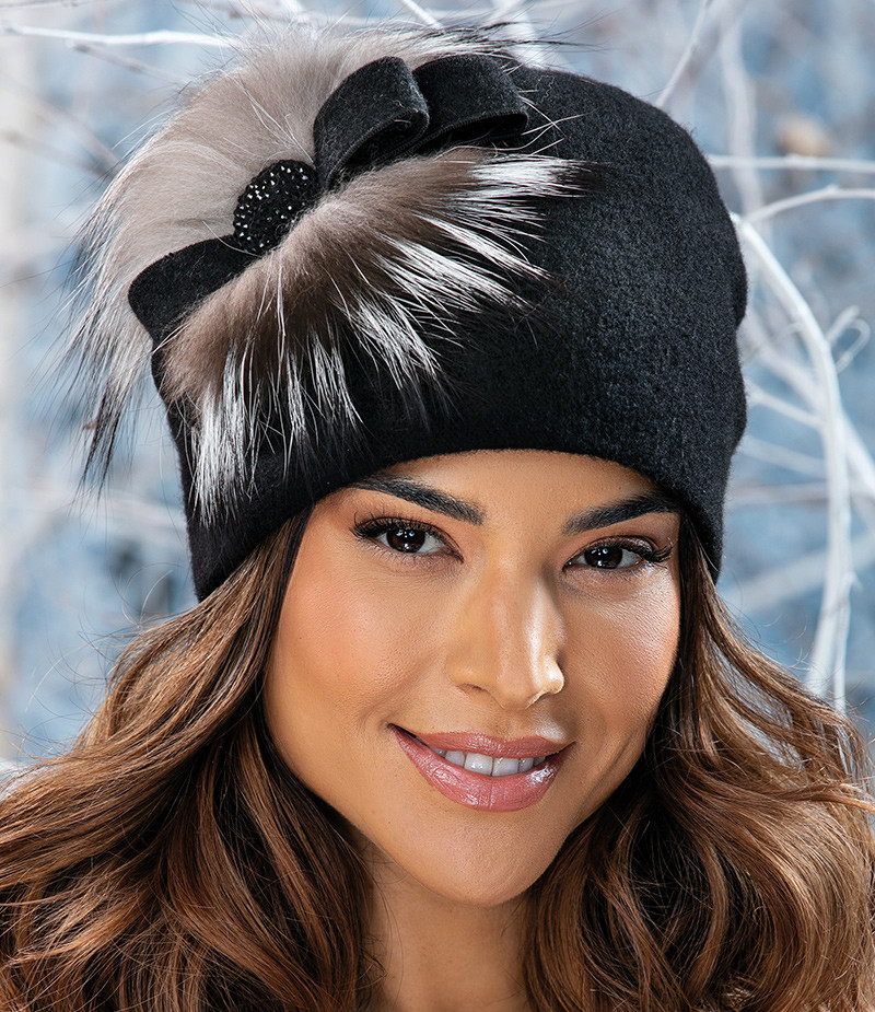 Модна шапка-бандана з помпоном Willi «Bavaria», з ефектним декором, у чорному кольорі., фото 1