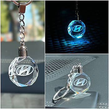 Брелок Crystal з різнокольоровою підсвіткою HYUNDAI