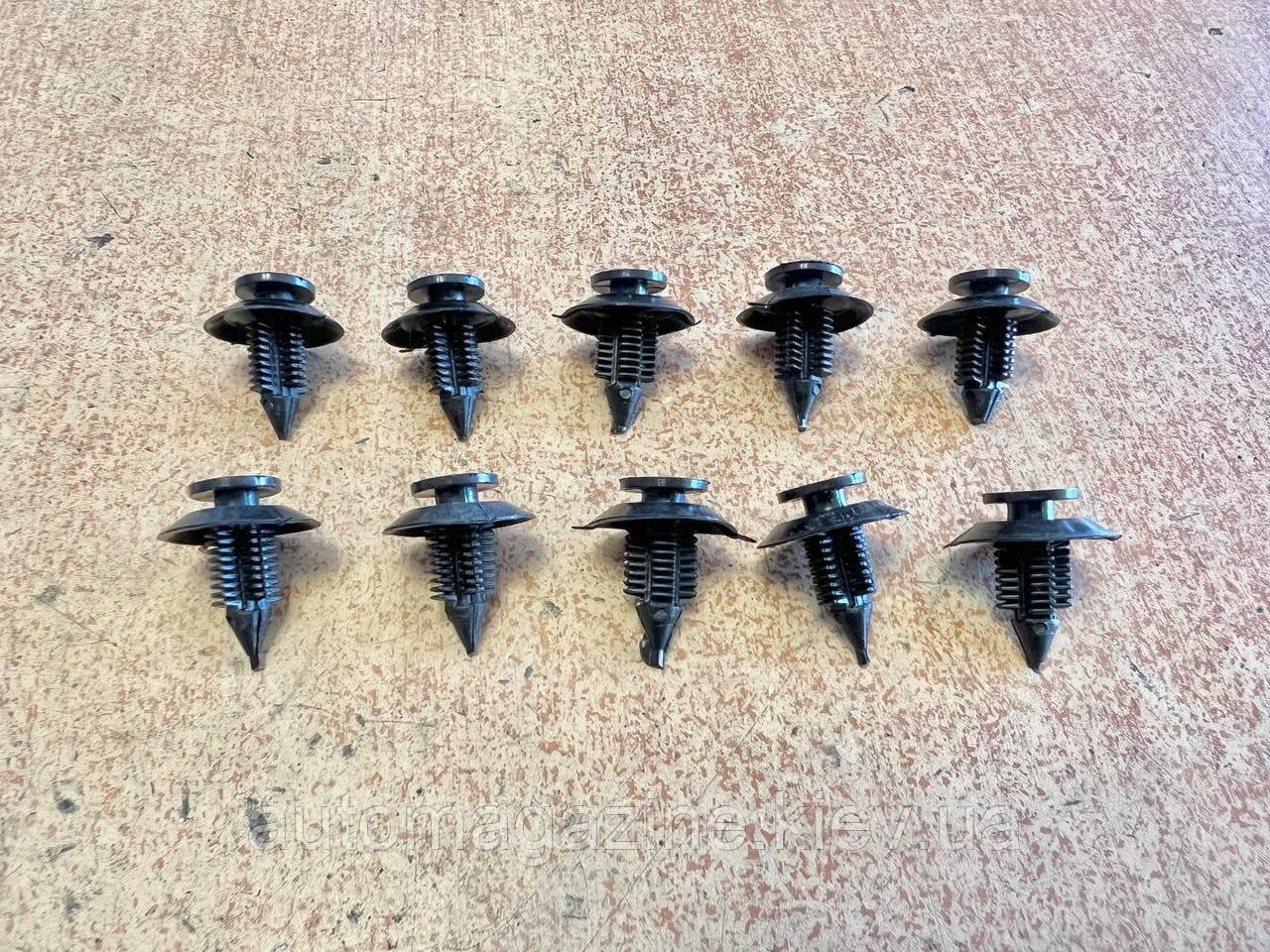 Кліпса (пістон) обшивки (карти) дверей Газель, Соболь, Волга, фото 1