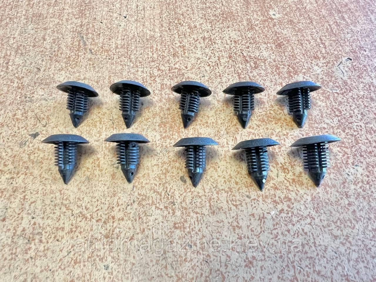 Пістон (кліпса) обшивки дверей задка ВАЗ 2108-2112, фото 1