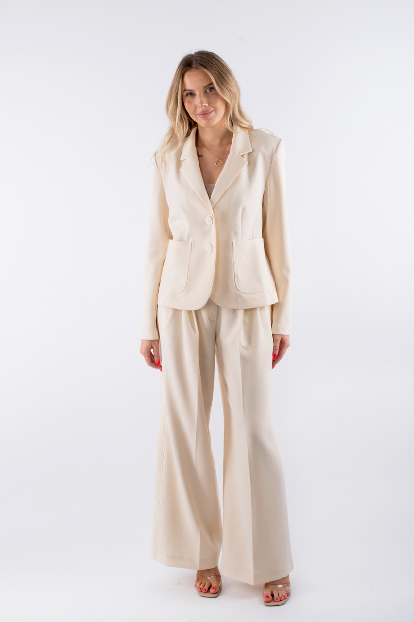 Костюм брючний з укороченим жакетом молочний 40047 (2000000153469), фото 1