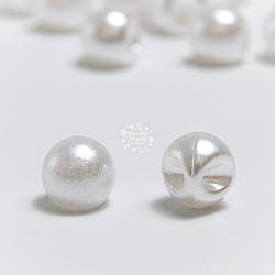 Ґудзики-перлинки білого кольору на півніжці, діаметр 8 мм