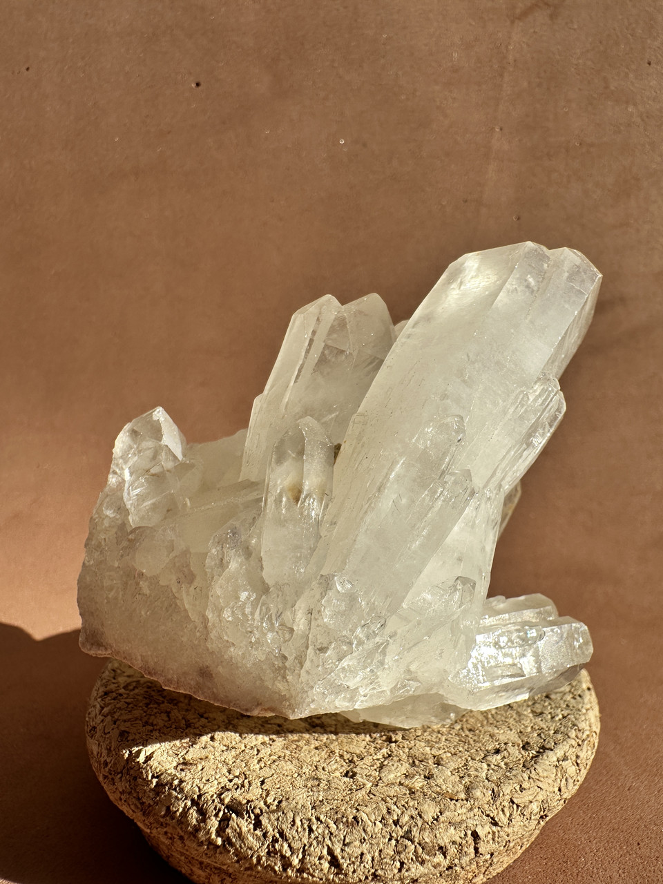 Кластер з натурального гірського кришталю, кристалічний кластер, вага 139 грам, розміри ≈ 60*40*60 мм, фото 1