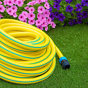 Шланги для поливання, харчові, технічні. Складники до них.